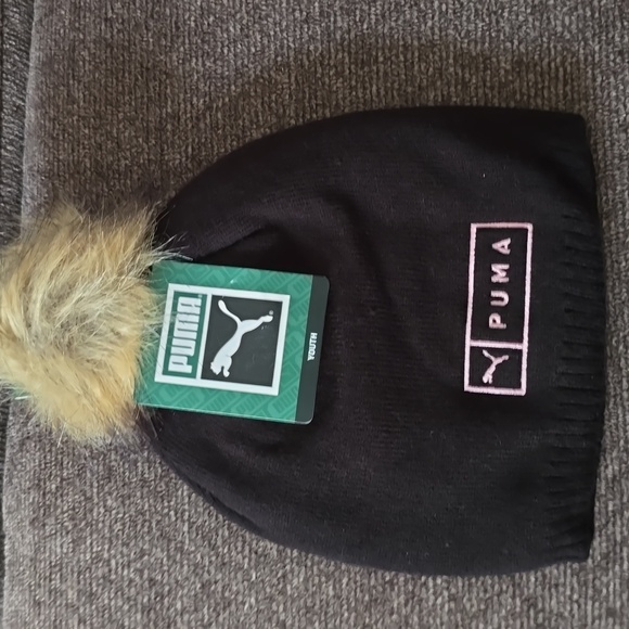 PUMA BRAND SIGNATURE GIRLS YOUTH SIZE BLACK & PINK WINTER STOCKING CAP BEANIE - Picture 2 of 9